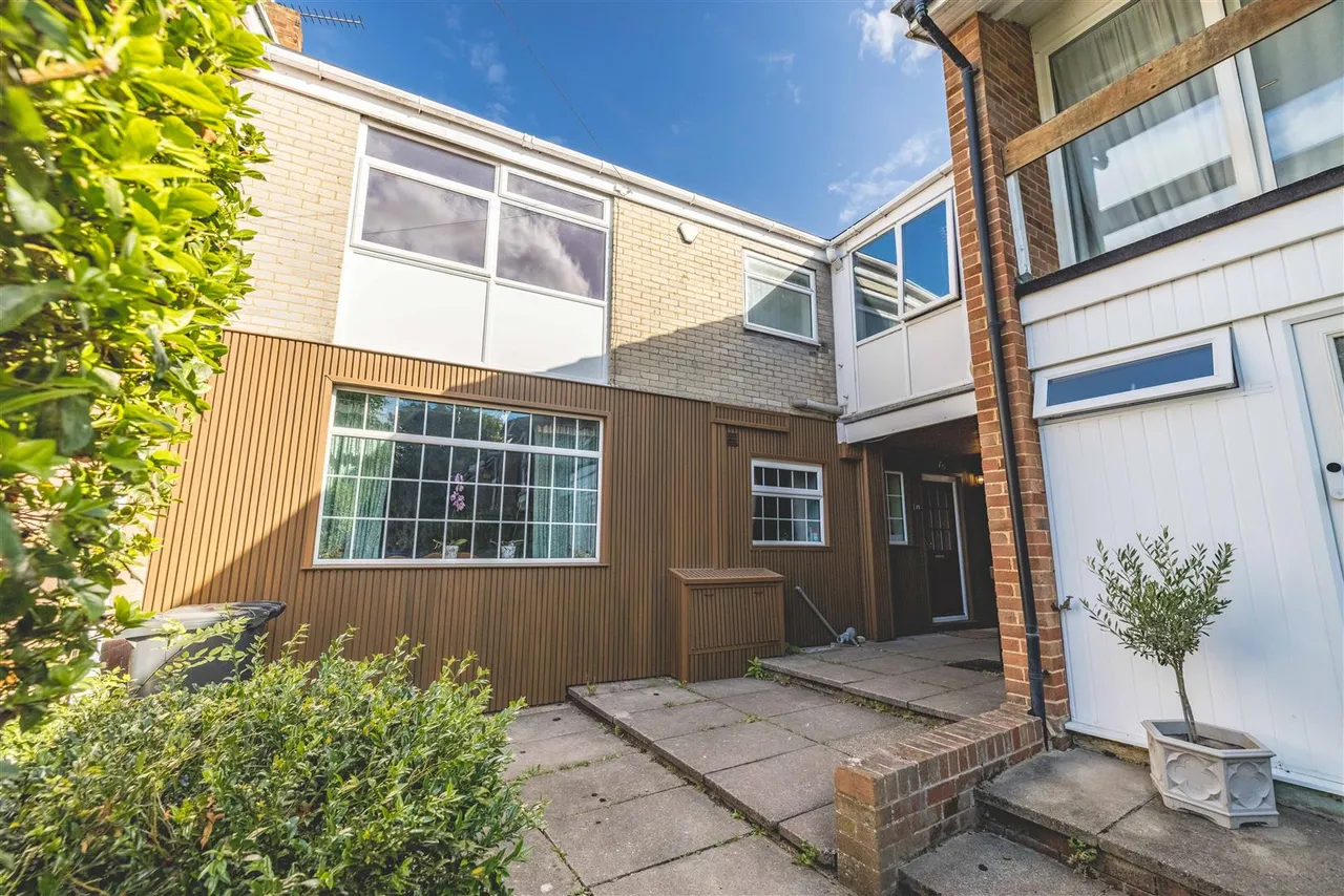 3 bed flat for sale — Rectory Close, Windsor, Berkshire, SL4 5ER