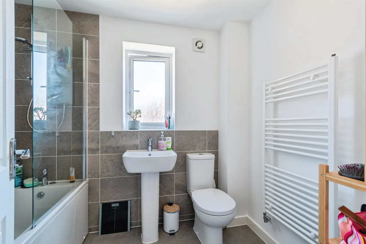 Gainey Gardens, Chippenham, SN15, photo 13