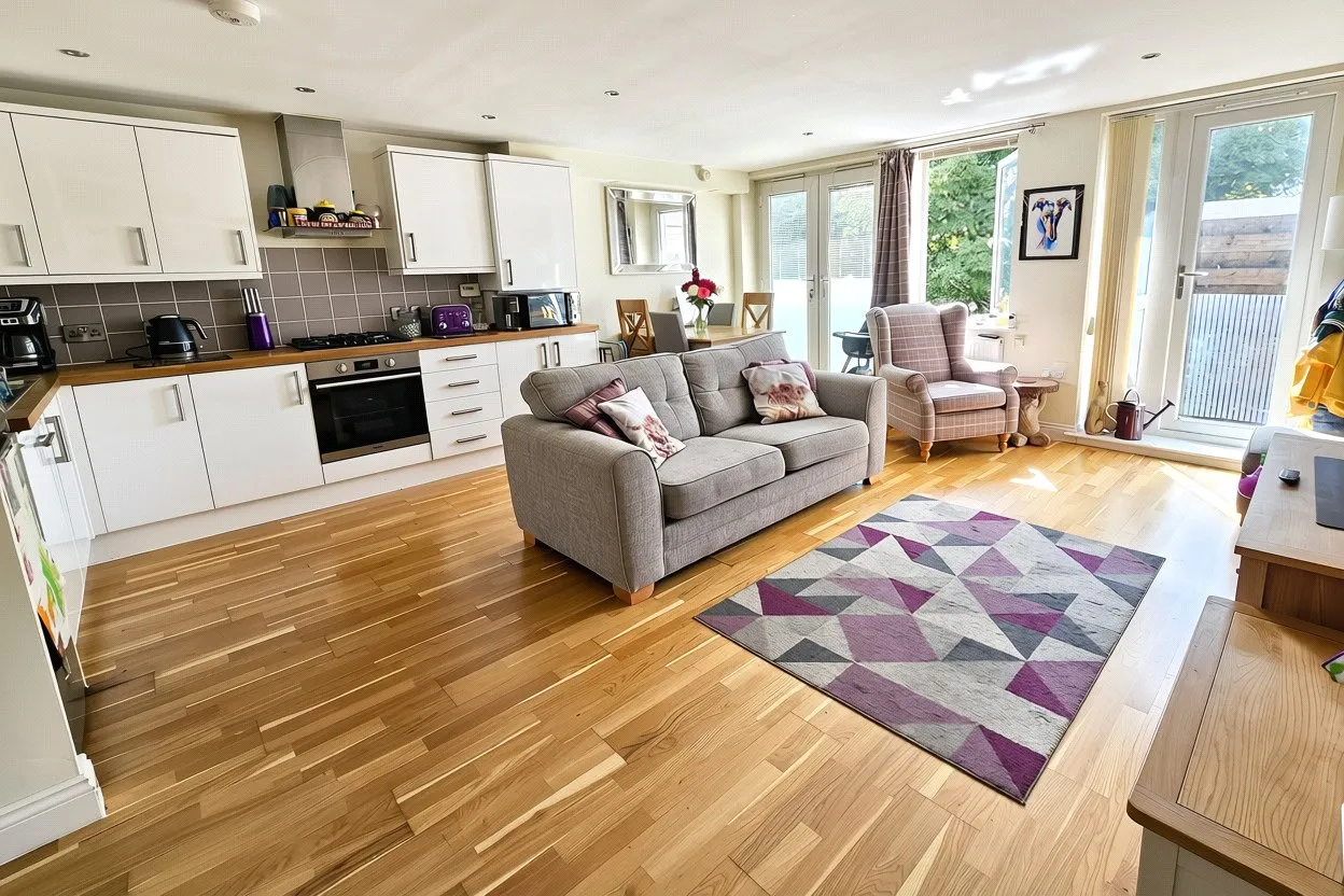 2 bed flat for sale, Headley Road, Grayshott, GU26