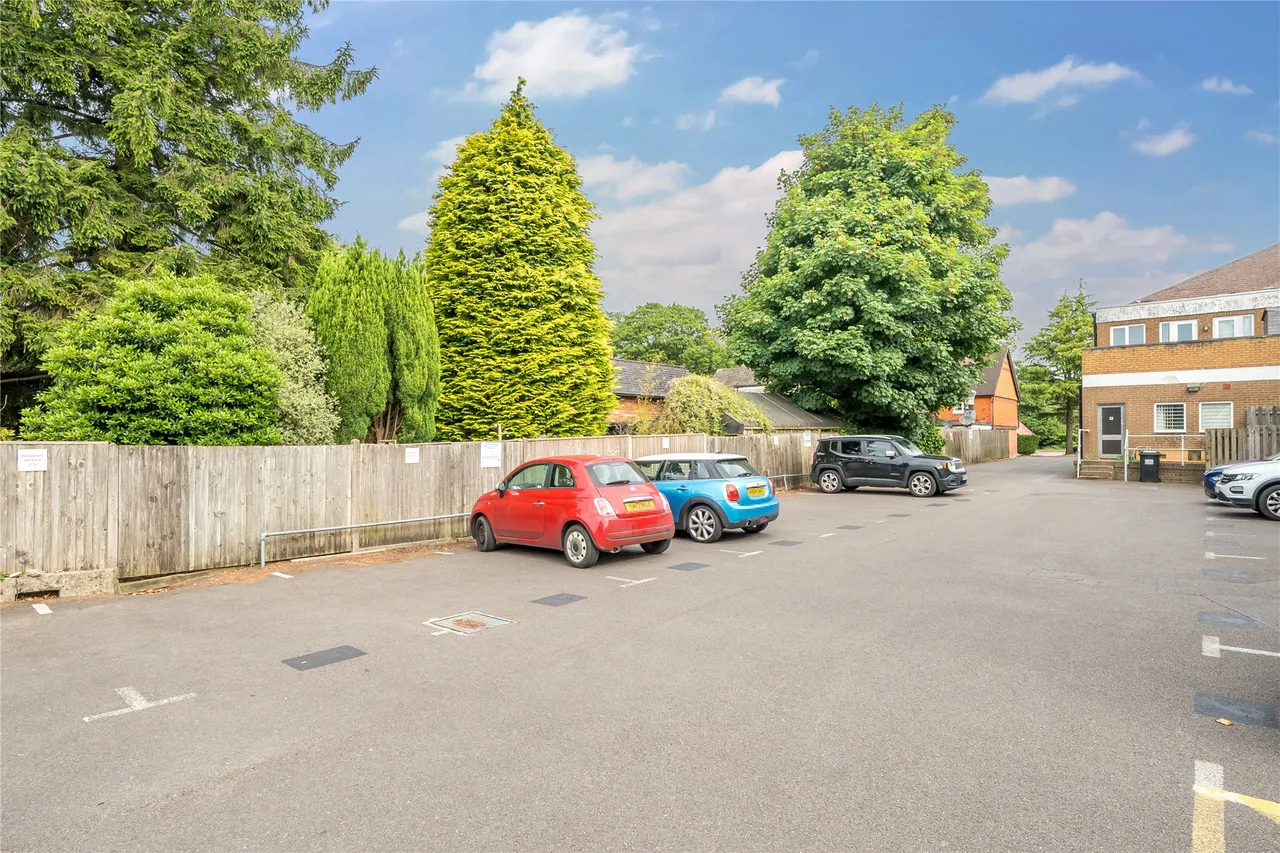 Headley Road, Grayshott, GU26, photo 19
