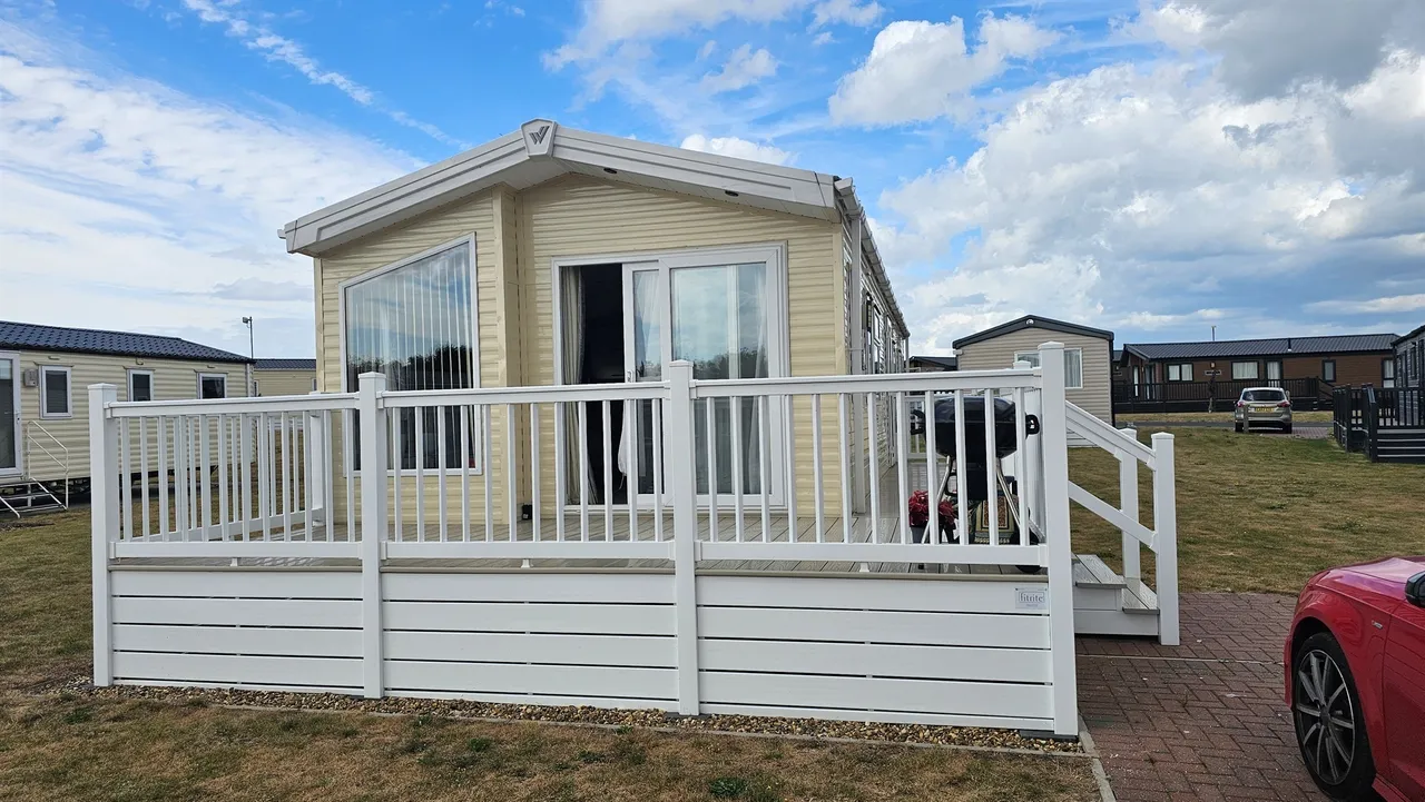 3 bed park home for sale, Mill Road, Burgh Castle, NR31