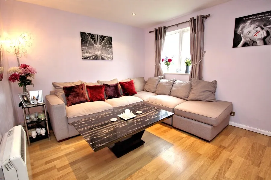 Willowmead Close, Woking, GU21, photo 3