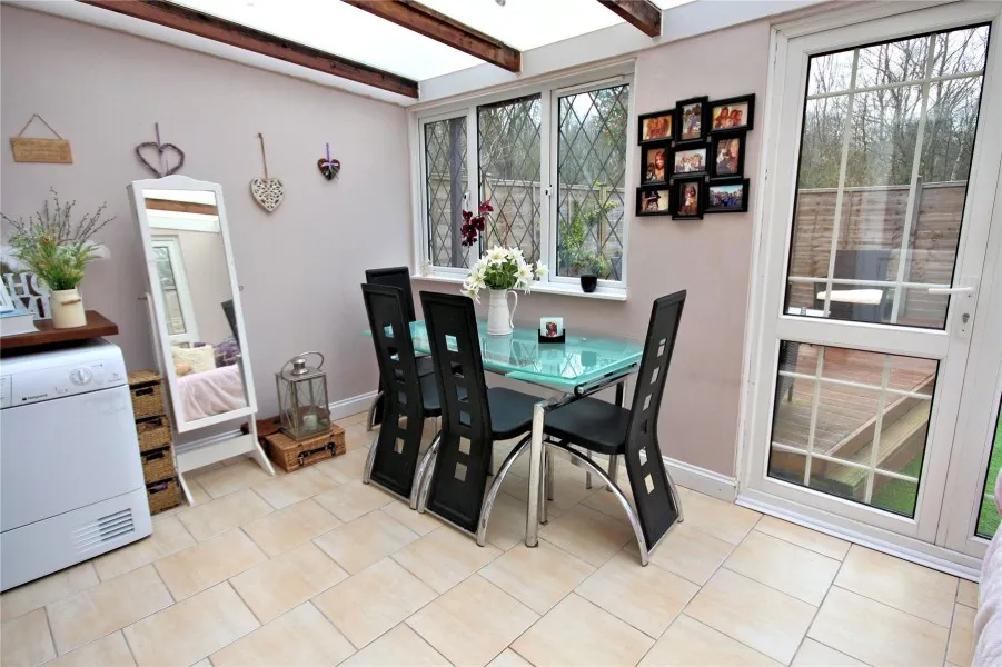 Willowmead Close, Woking, GU21, photo 4