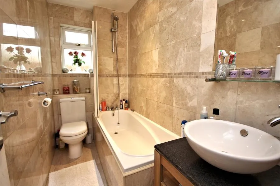 Willowmead Close, Woking, GU21, photo 6