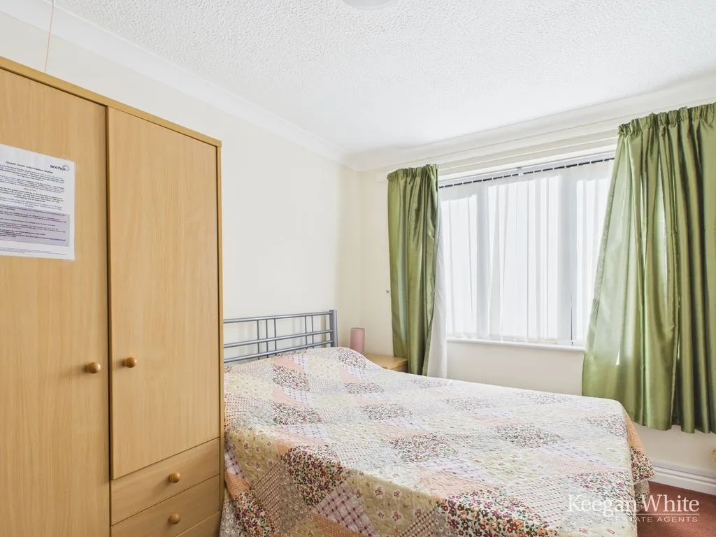 Lansdowne Way, High Wycombe HP11 1UB, photo 13