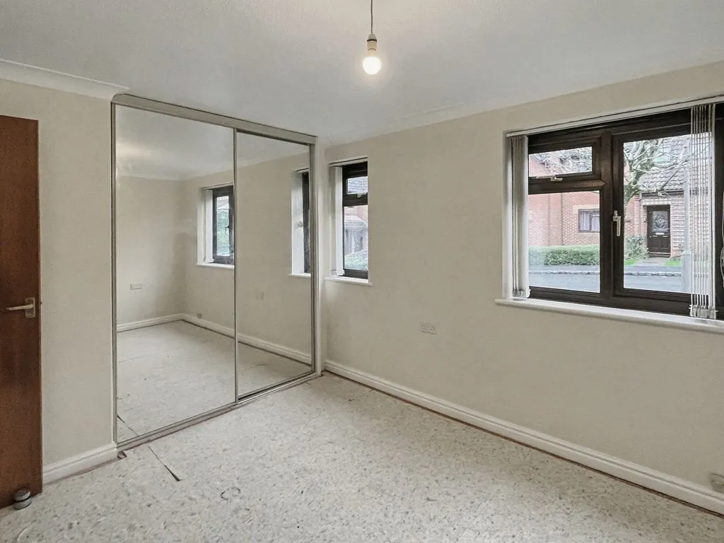 Lansdowne Way, High Wycombe HP11 1UB, photo 6