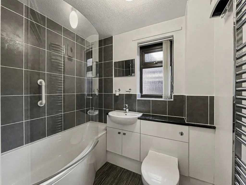 Lansdowne Way, High Wycombe HP11 1UB, photo 7