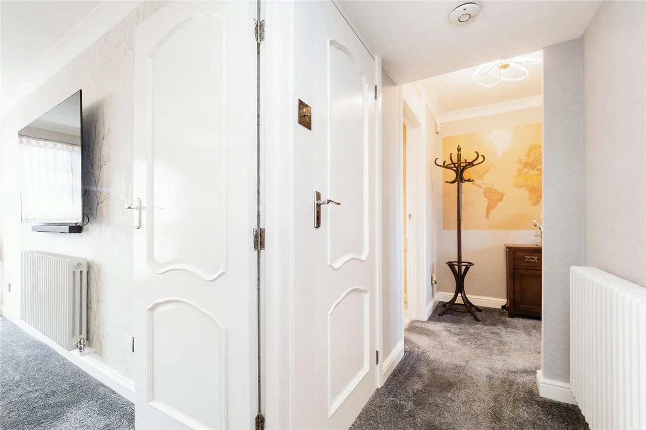 Ongar Way, Rainham, RM13, photo 2