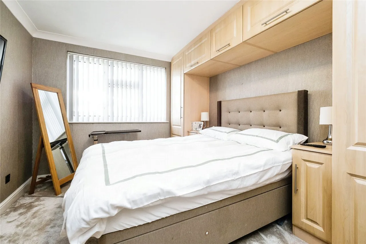 Ongar Way, Rainham, RM13, photo 9