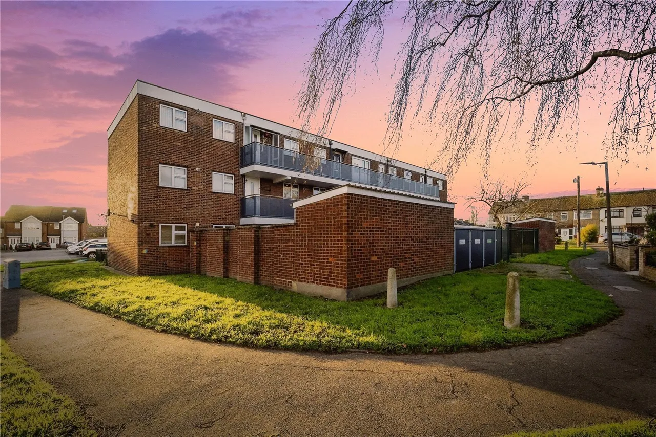Ongar Way, Rainham, RM13, photo 10