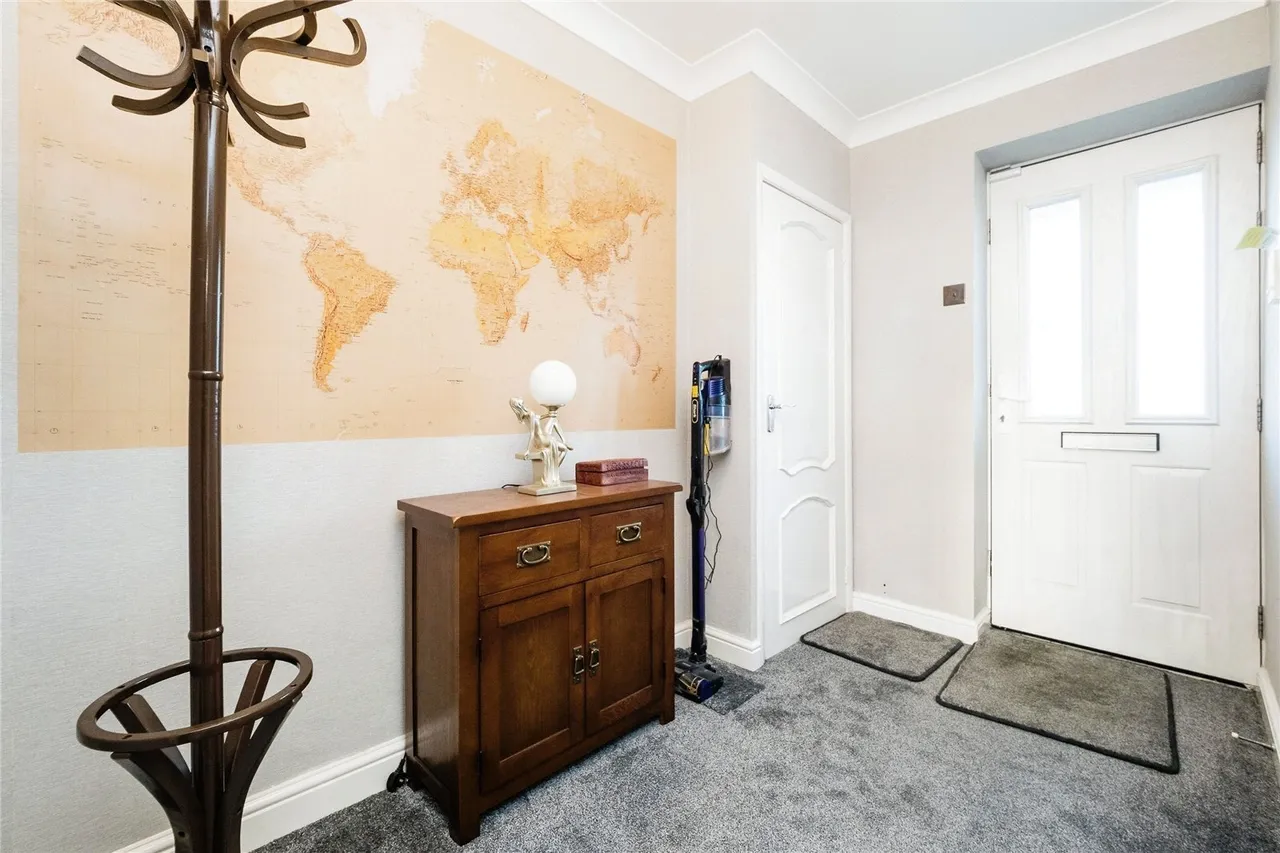 Ongar Way, Rainham, RM13, photo 7