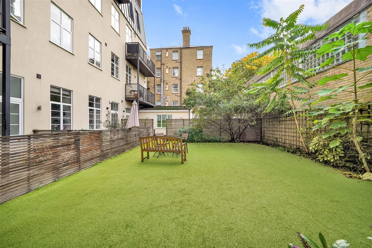 Halesworth Court, Bow, photo 14