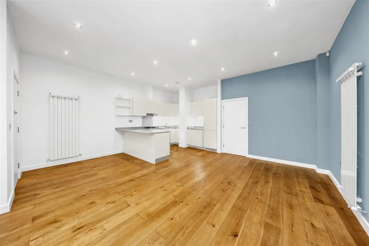 Halesworth Court, Bow, photo 4