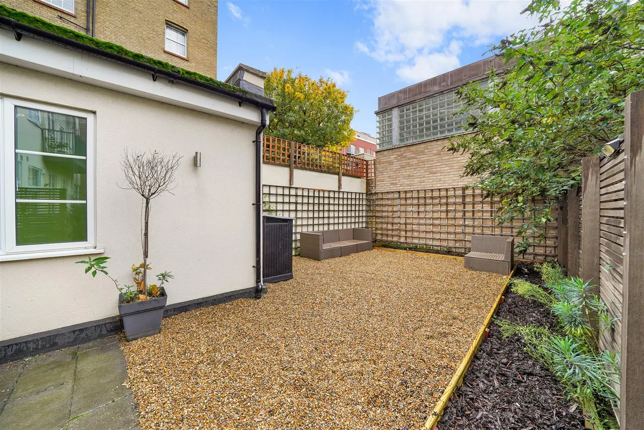 Halesworth Court, Bow, photo 13