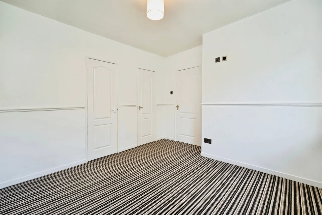 Englefield Crescent, Bradford, BD4, photo 10