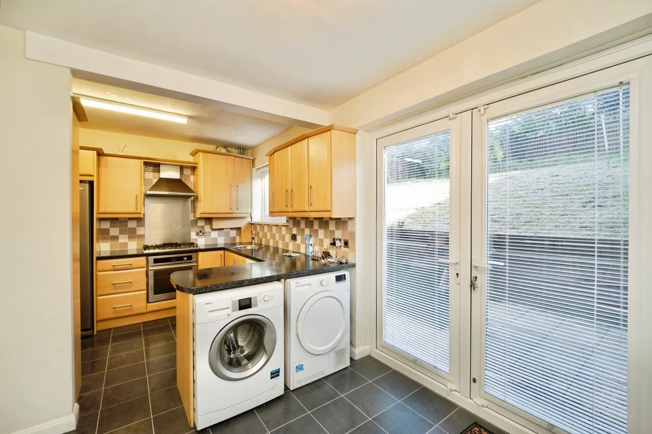 Englefield Crescent, Bradford, BD4, photo 7