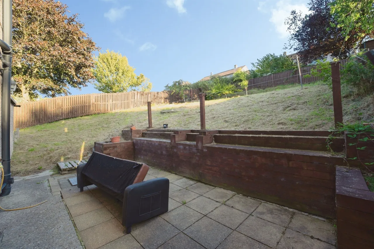 Englefield Crescent, Bradford, BD4, photo 13