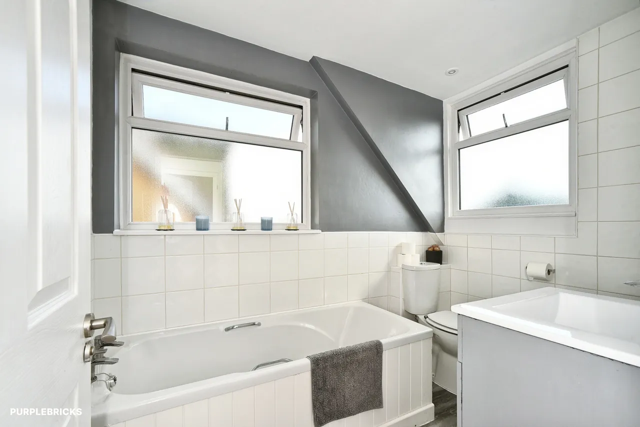 Duchess Way, Swindon, SN2, photo 14