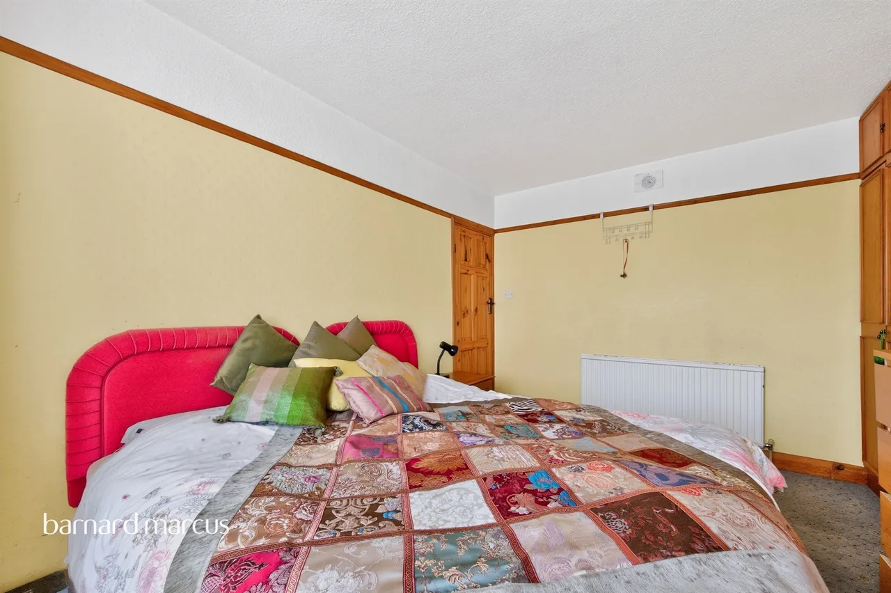 Sutton Common Road, Sutton, photo 9