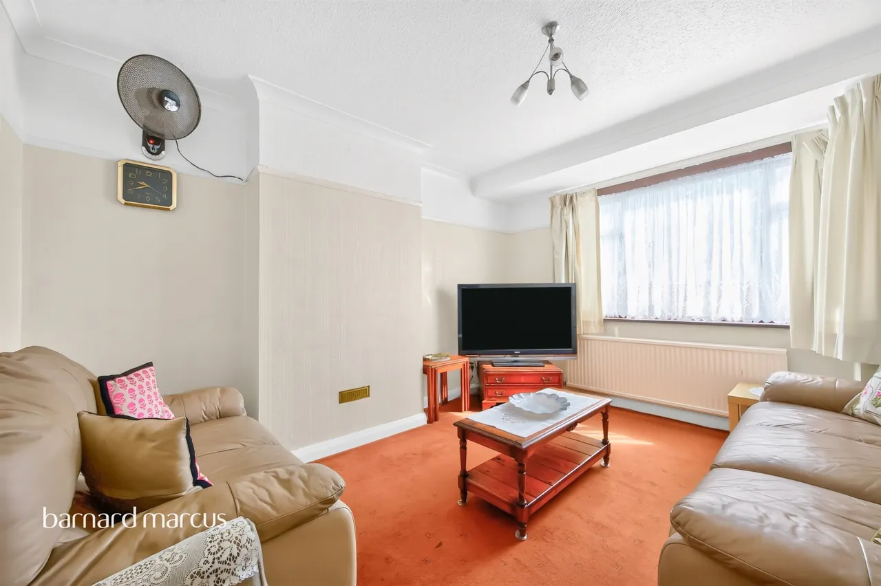 Sutton Common Road, Sutton, photo 3