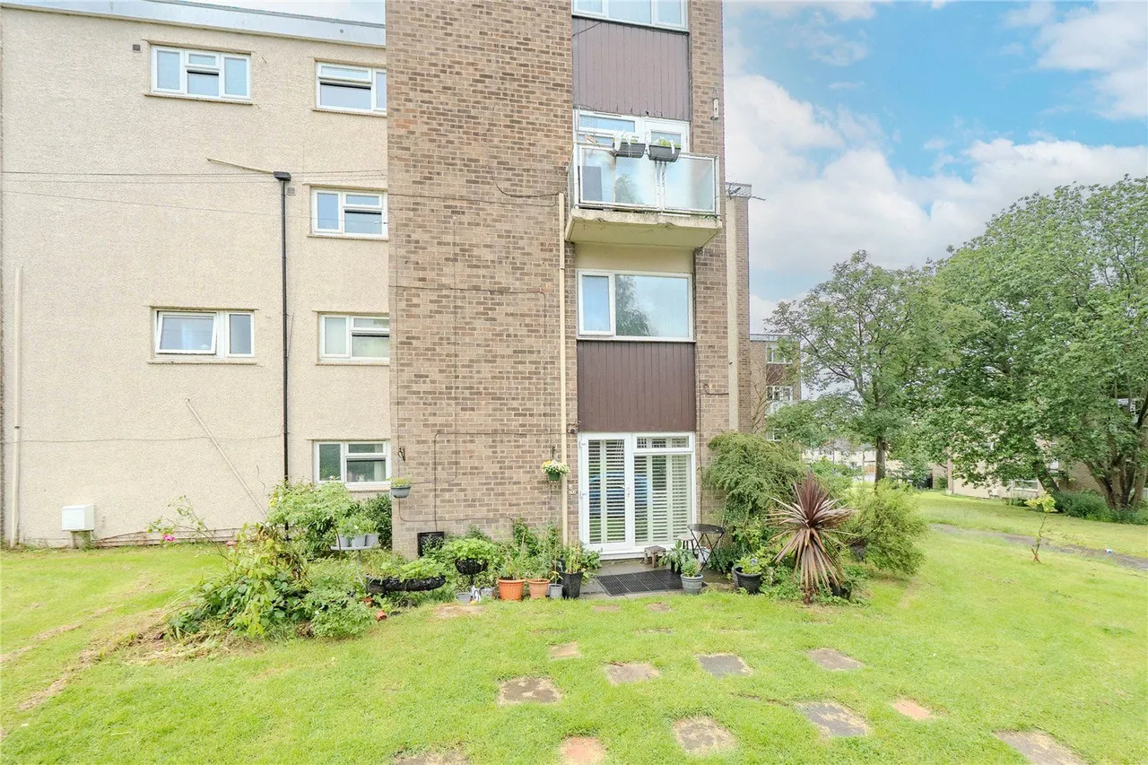 3 bed flat for sale, Fir Tree Approach, Leeds, LS17