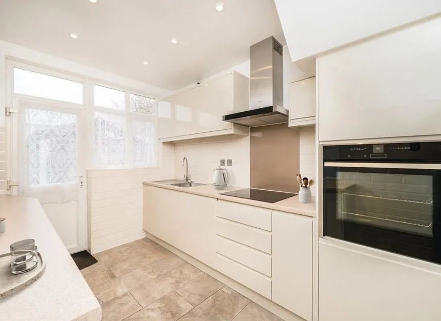 Buckleigh Avenue, West Wimbledon, SW20, photo 5