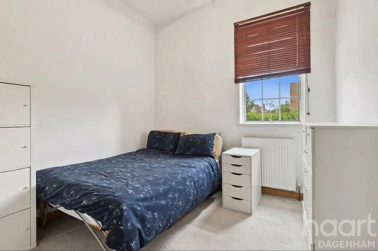 Longbridge Road, Dagenham, RM8, photo 15