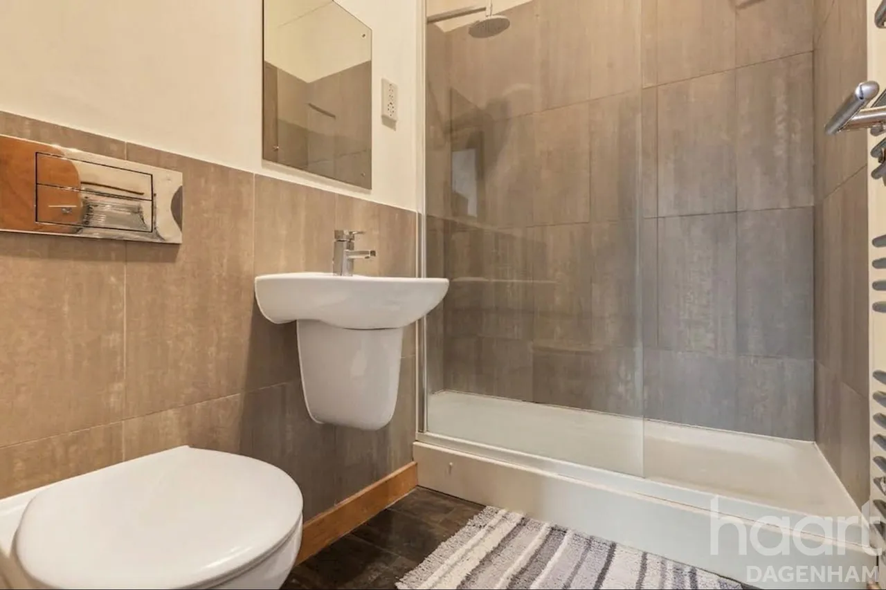 Longbridge Road, Dagenham, RM8, photo 14
