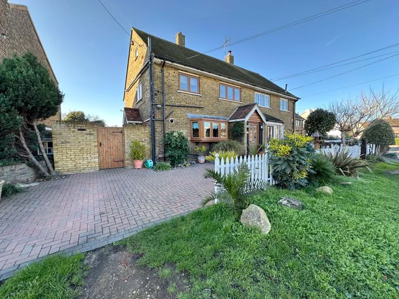 4 bed house for sale, The Green, West Tilbury Village, RM18