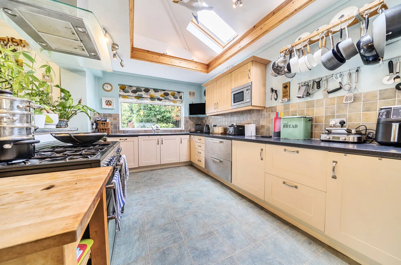 Waverley Drive, Camberley, Surrey, GU15 2DP, photo 4