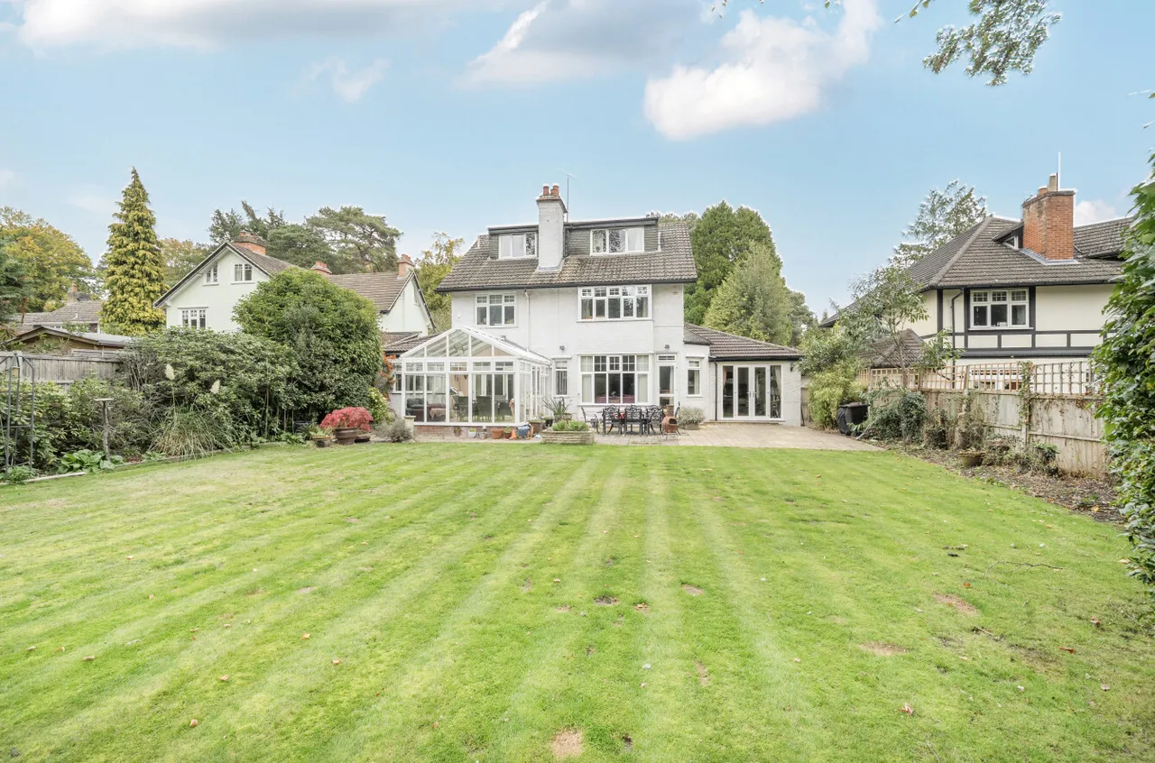 Waverley Drive, Camberley, Surrey, GU15 2DP, photo 2