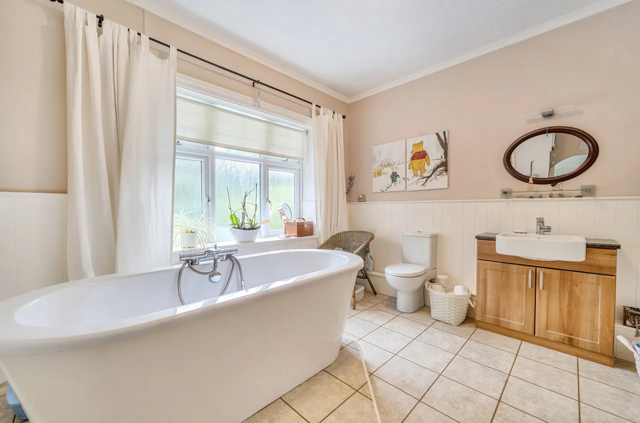 Waverley Drive, Camberley, Surrey, GU15 2DP, photo 9