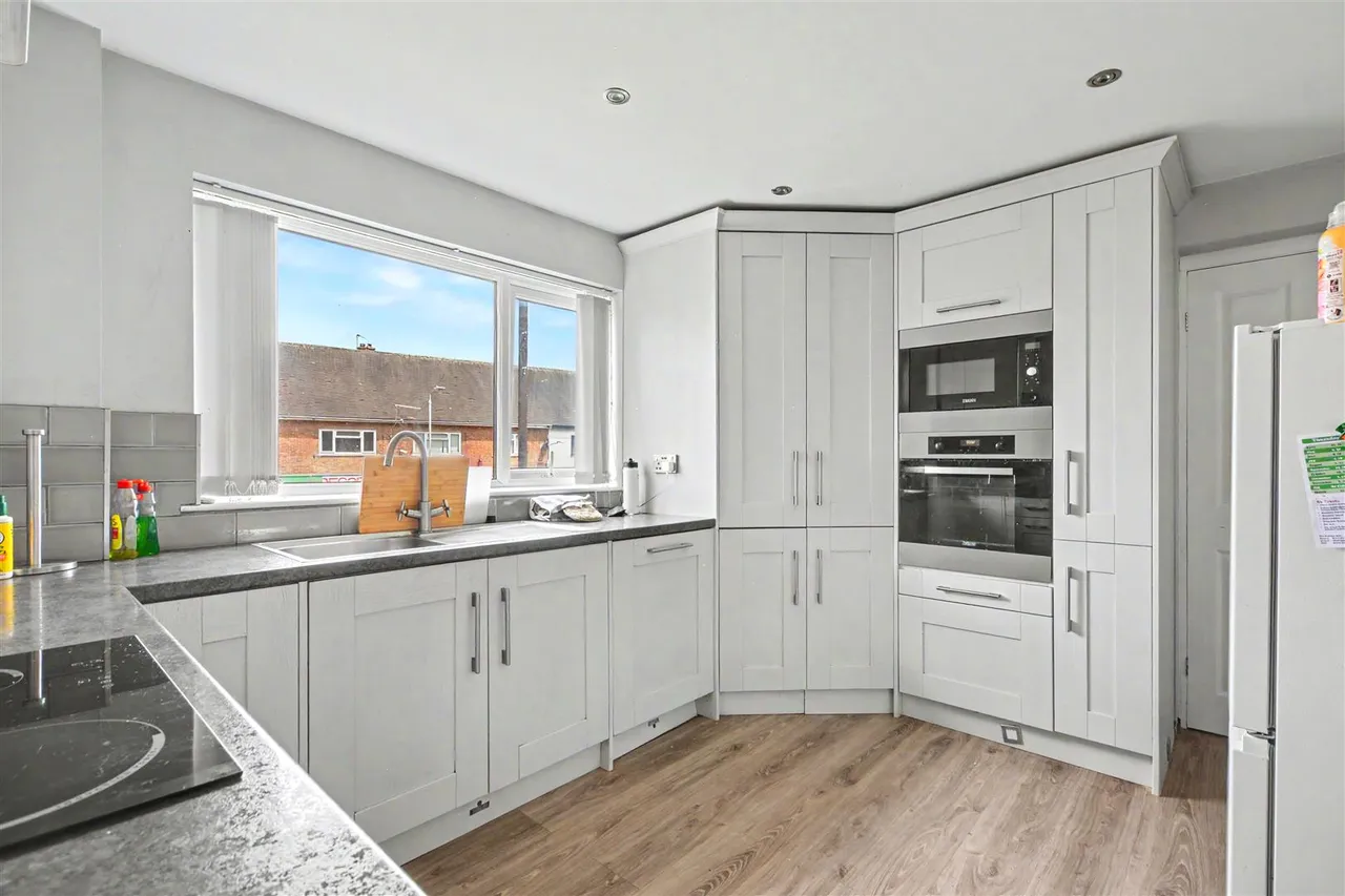 Wollaton Avenue, Gedling, NG4, photo 2