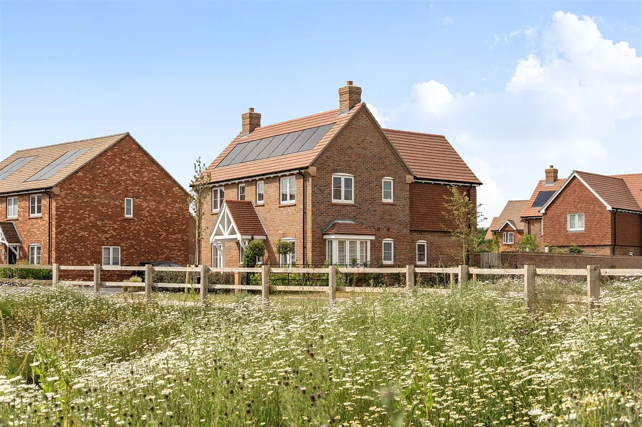 4 bed house for sale — Anson Drive, Warsash