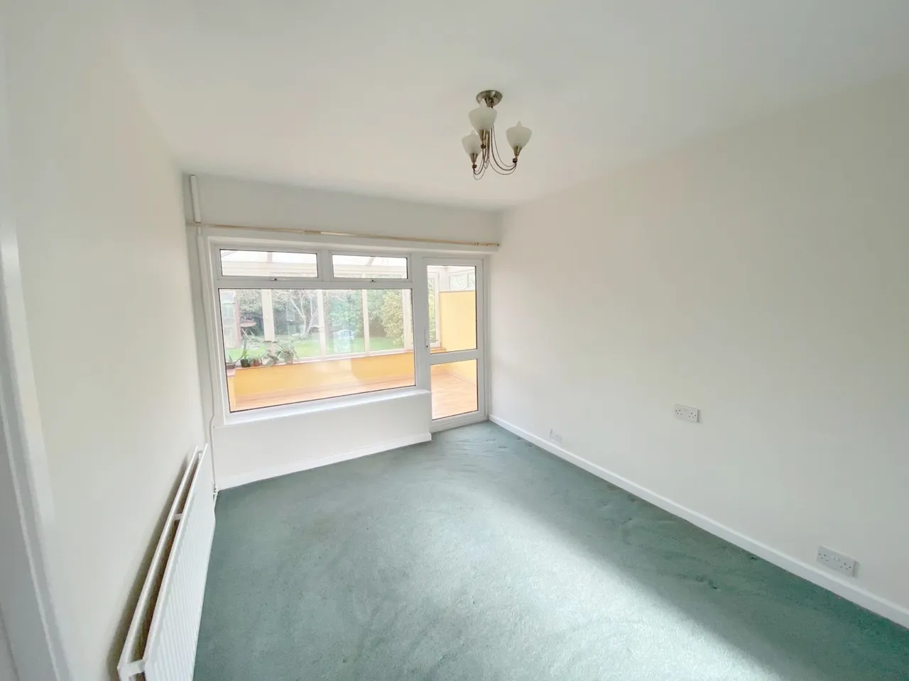 Ascot Drive, Great Sutton, CH66, photo 3