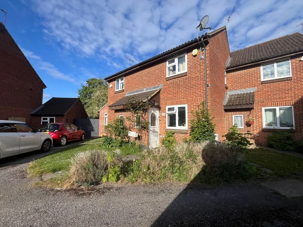 2 bed house for sale — Gwynne Close, Tring, Hertfordshire, HP23 5EN