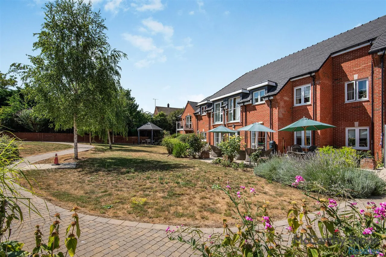 Old Park Road, Hitchin, SG5, photo 17
