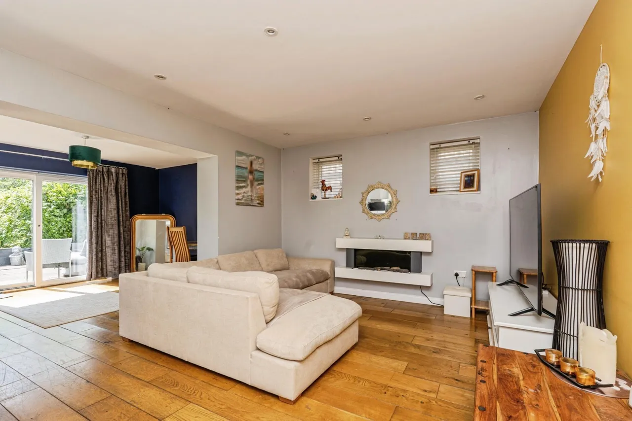 Turnoak Avenue, Woking, GU22, photo 12