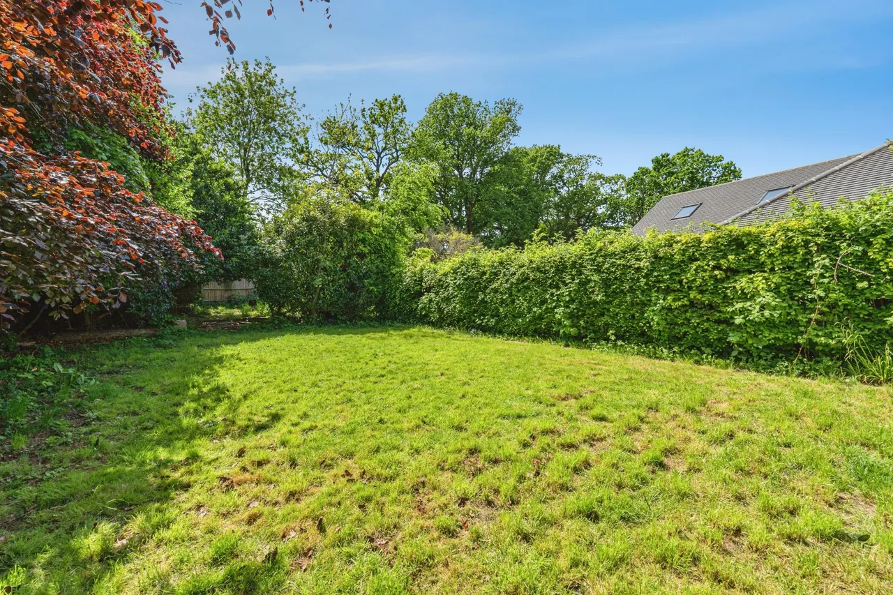 Turnoak Avenue, Woking, GU22, photo 23
