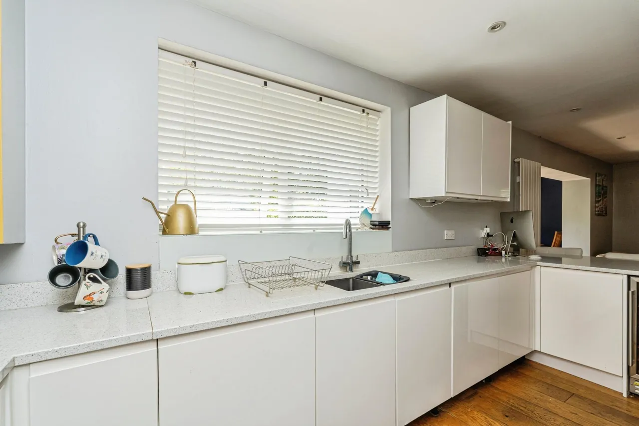 Turnoak Avenue, Woking, GU22, photo 15