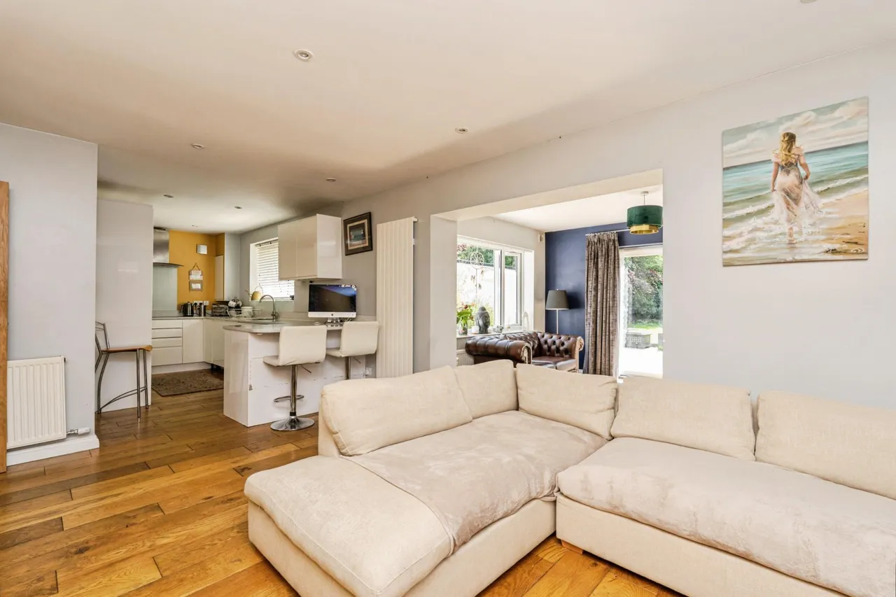 Turnoak Avenue, Woking, GU22, photo 13