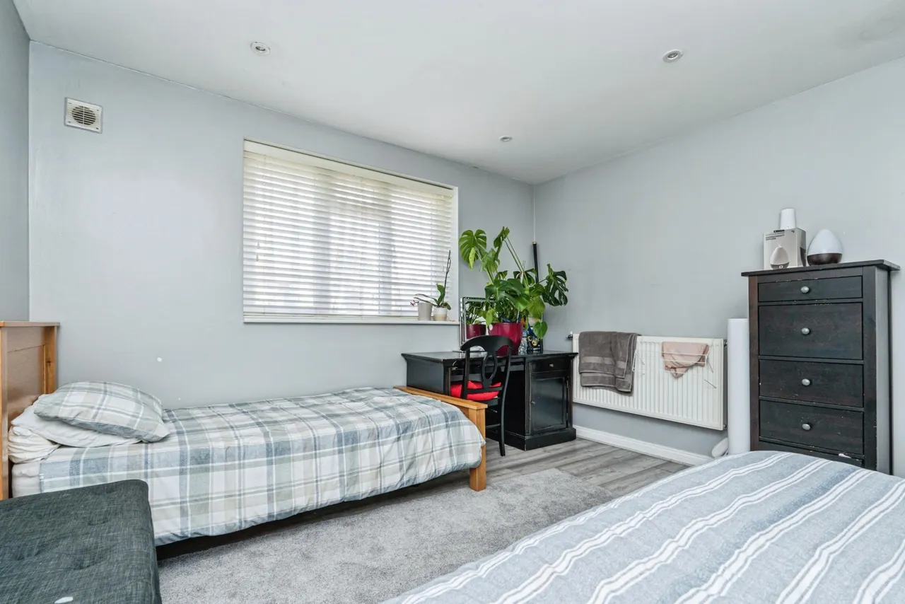 Turnoak Avenue, Woking, GU22, photo 20