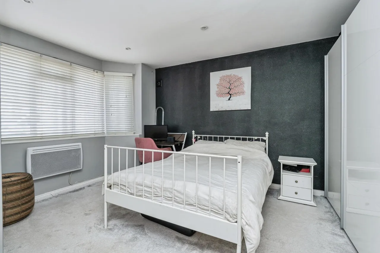 Turnoak Avenue, Woking, GU22, photo 16