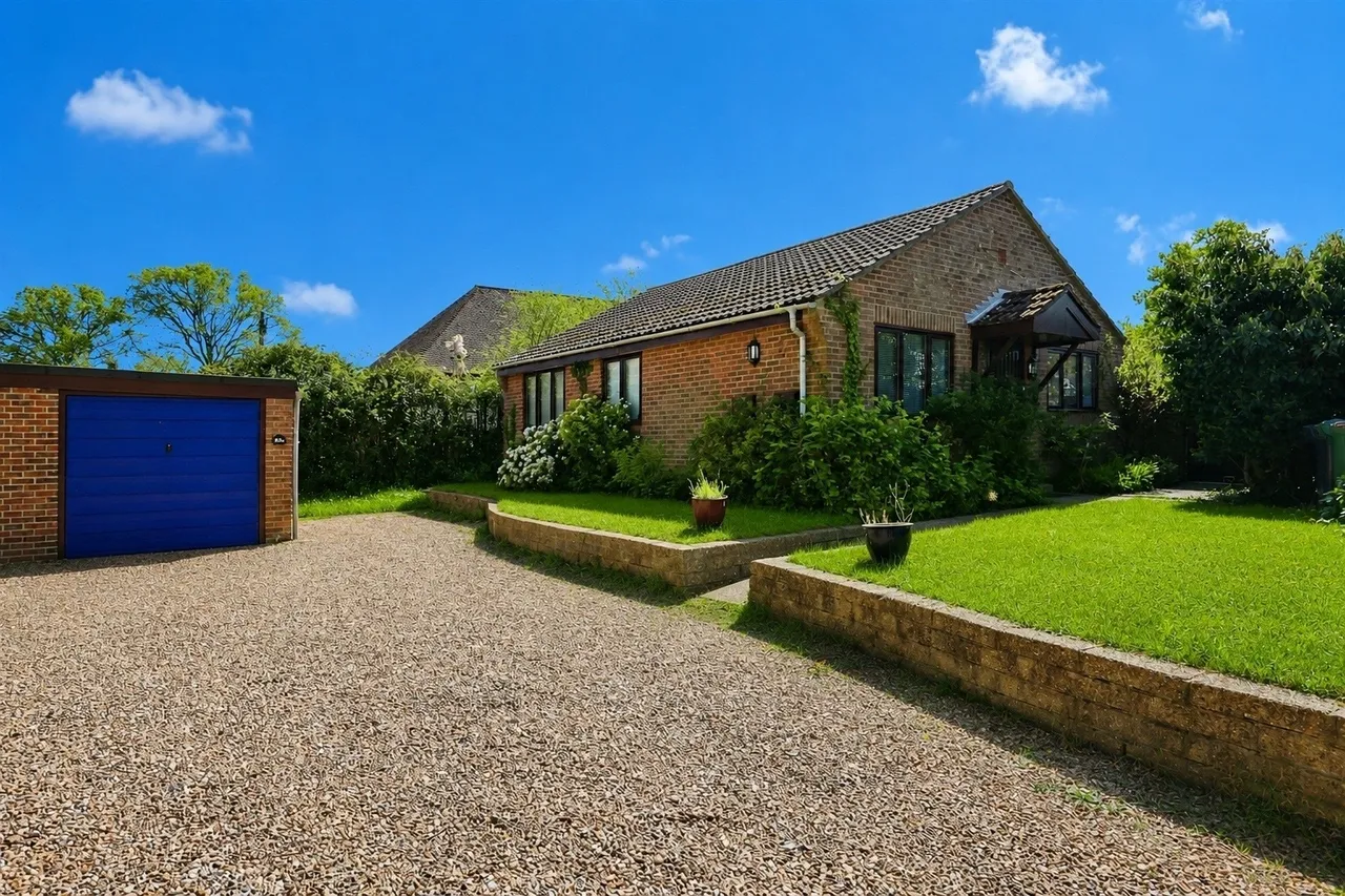 3 bed house for sale — Wildern Lane, Hedge End, Southampton