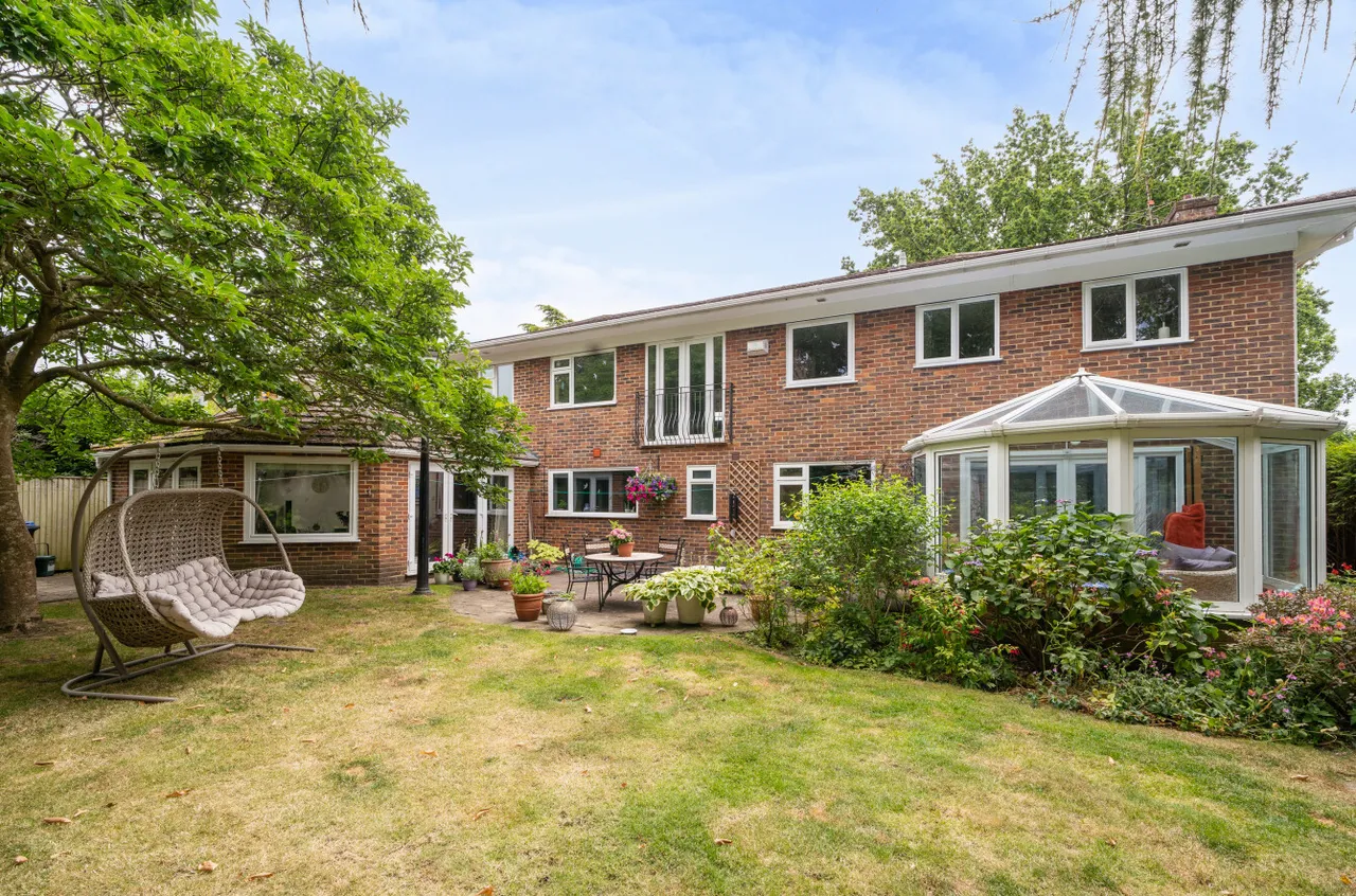 Robin Hill Drive, Camberley, Surrey, GU15 1EG, photo 25