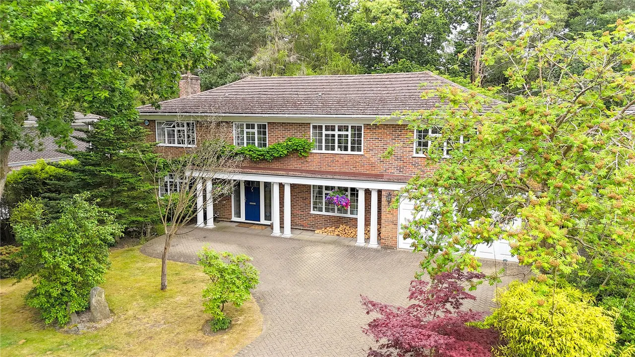 5 bed house for sale — Robin Hill Drive, Camberley, Surrey, GU15 1EG