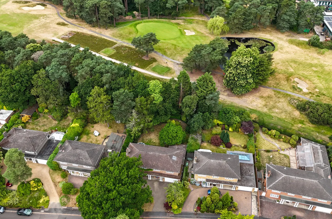 Robin Hill Drive, Camberley, Surrey, GU15 1EG, photo 26
