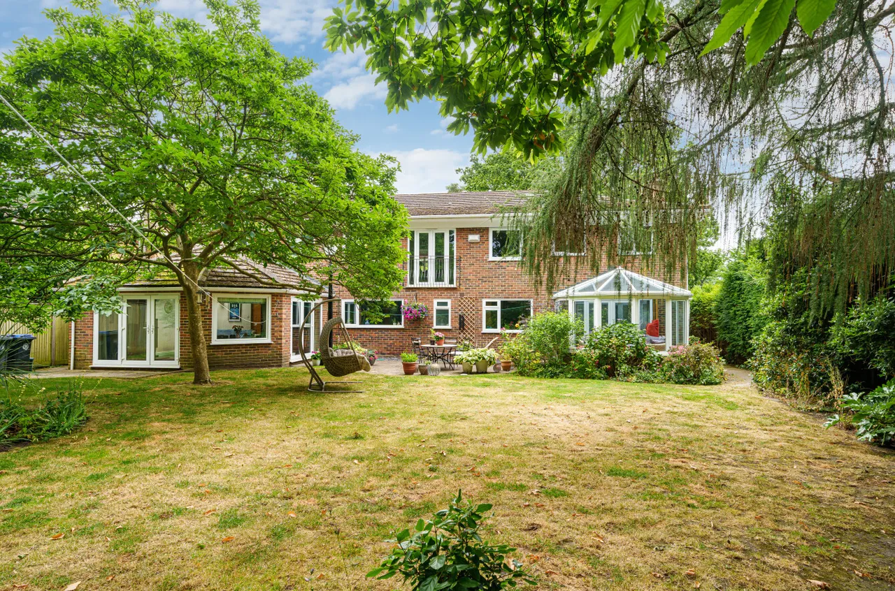 Robin Hill Drive, Camberley, Surrey, GU15 1EG, photo 14