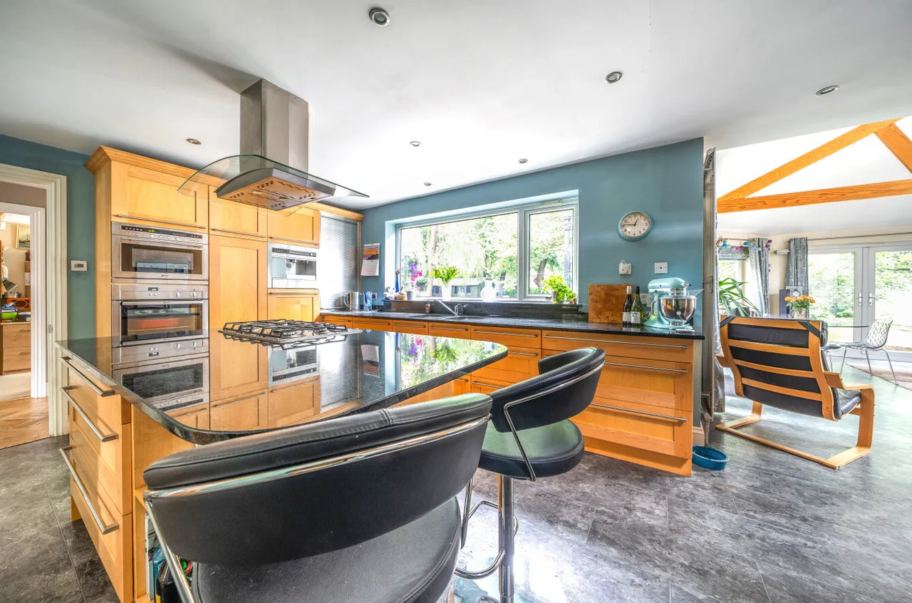 Robin Hill Drive, Camberley, Surrey, GU15 1EG, photo 6