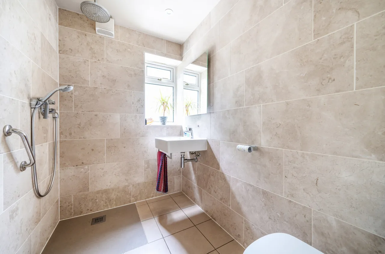 Robin Hill Drive, Camberley, Surrey, GU15 1EG, photo 28